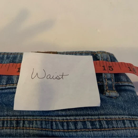 Wrangler Aura Woman’s Medium Washed Lightly Distressed Jeans 12 Regular Short - Picture 6 of 15